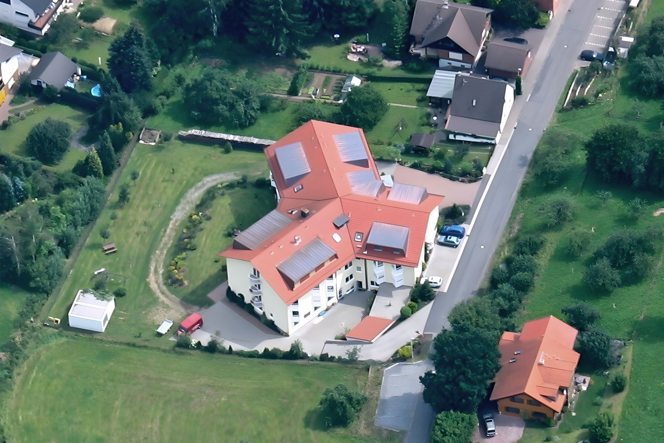Seniorenresidenz Landhaus am Weinberg Seniorenresidenz Landhaus am Weinberg aus der Luft.