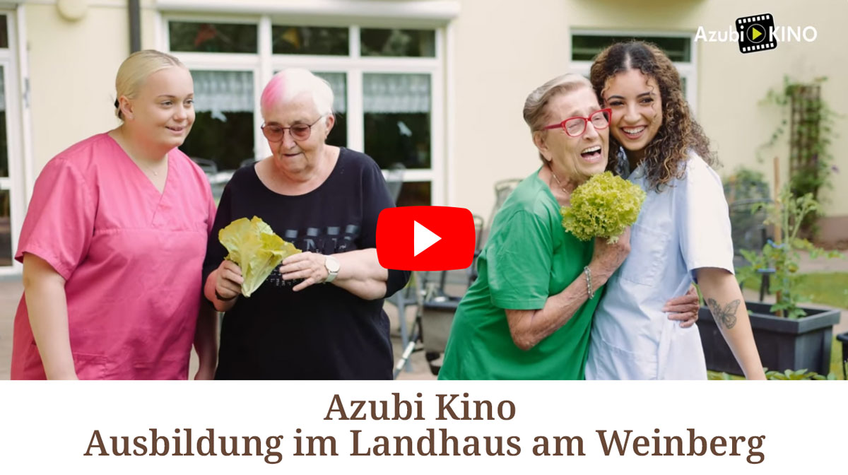 Video Thumbnail zeigt 2 Pflegerinnen und 2 Seniorinnen.